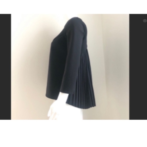 LuluLemon Black Long sleeve Top w/ Accordion Back - Picture 5 of 6